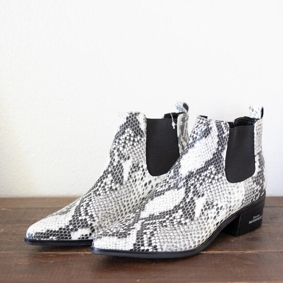 Blondo Emelia Waterproof Chelsea Bootie - Picture 2 of 7